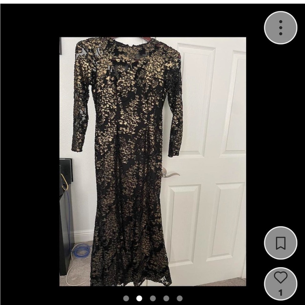 Adrianna Papell Elegant Black and Gold Gown
